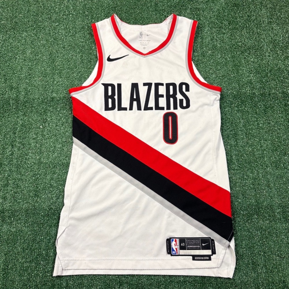 Nike Portland Trail Blazers Damian Lillard Jersey Small 40